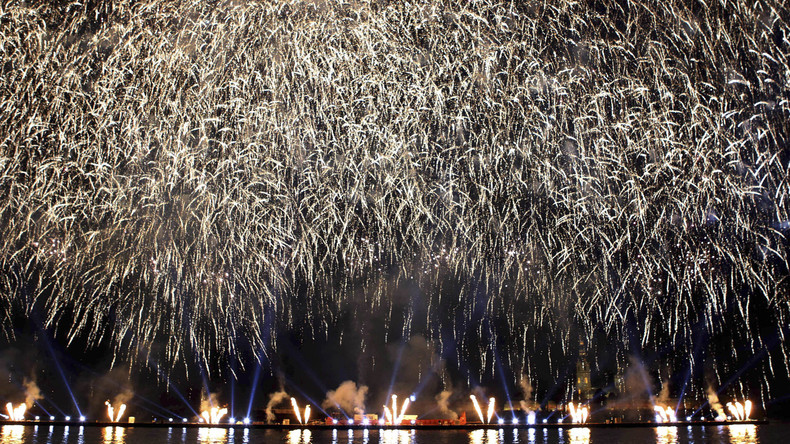 A Saint-Pétersbourg, les feux d’artifice marquent la fin de la Journée de la marine russe