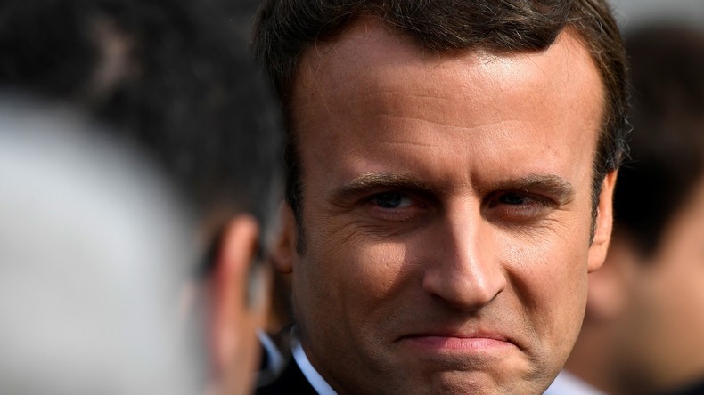Du Pipi De Chat Macron Recadre Le Gouvernement En Plein Conseil Des Ministres Rt En Francais