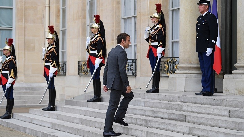 -7 % : la popularité d'Emmanuel Macron en chute libre, selon un nouveau sondage