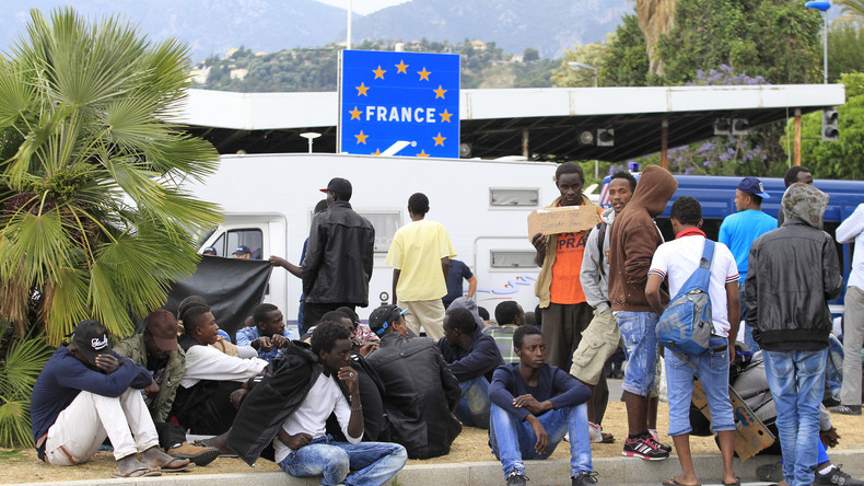 «On n’en peut plus» : cri de détresse d'Italiens face à l'afflux migratoire (VIDEO)