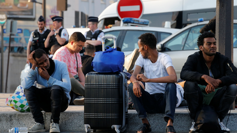 Accueil des migrants : de quel côté penche l'opinion publique ?