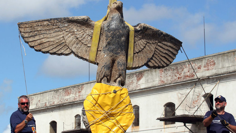 Uruguay : une énorme statue d'aigle nazie repêchée en mer en 2006 va être mise aux enchères (VIDEO)
