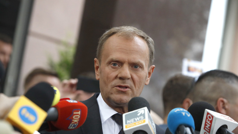 Donald Tusk se réjouit des indicateurs économiques européens... mais oublie les pauvres