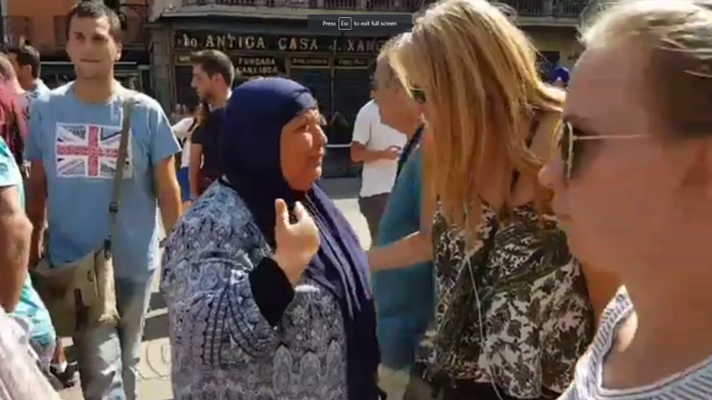 «C'est moi qui aurais dû mourir»: une Australienne doit son salut à une passante décédée à Barcelone