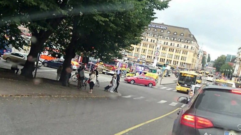 Finlande : deux morts et plusieurs blessés dans une attaque au couteau à Turku, un homme arrêté