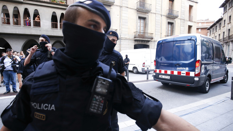 Attentats en Espagne : perquisition chez un imam, la chasse à l'homme se poursuit