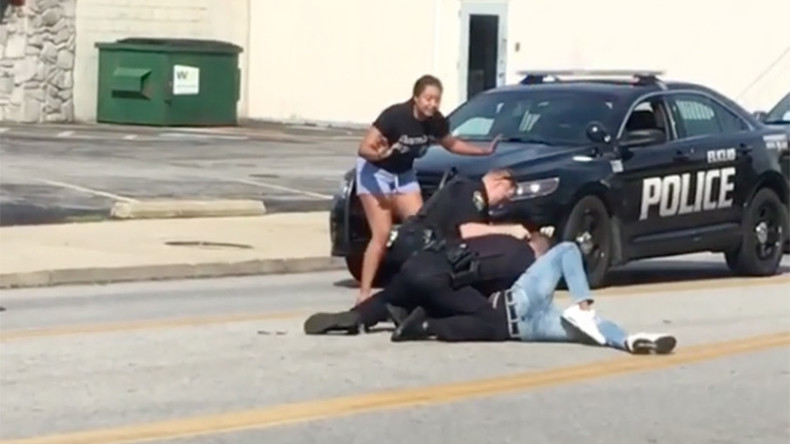 Etats-Unis : ce moment où un contrôle de police bascule dans la brutalité (VIDEO CHOC)