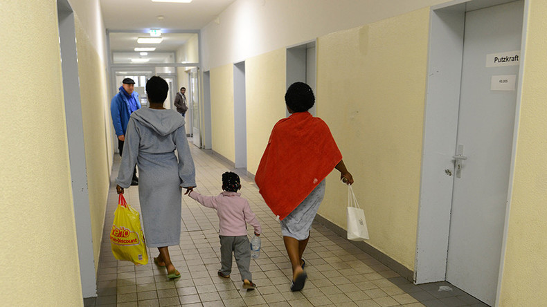 Bâtiments nazis, domaines de mafieux, prisons : ces insolites lieux d'accueil de migrants en Europe