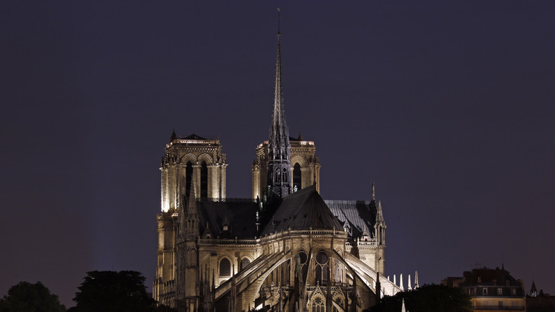 Attentat de Catalogne : messe en hommage aux victimes à Notre-Dame de Paris