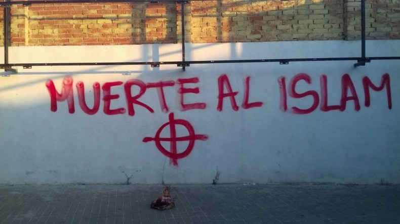 «Vous allez mourir, p***** de Maures» : des mosquées cibles d'inscriptions islamophobes en Espagne