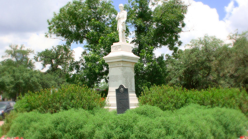 Aux Etats-Unis un homme inculpé pour avoir projeté de détruire un monument confédéré