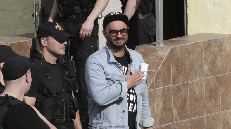 Russie : inculpé pour fraude à grande échelle, le metteur en scène Serebrennikov assigné à résidence