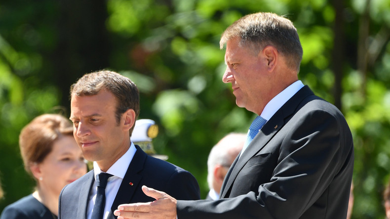 Emmanuel Macron s’exprime devant la presse avec son homologue roumain Klaus Iohannis
