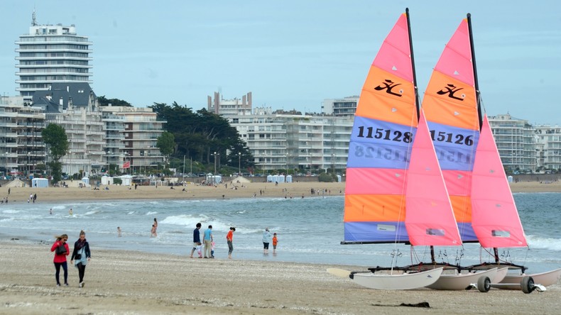 Plage de La Baule : Nicolas Hulot tranche en faveur de Veolia, mécène de l'une de ses fondations