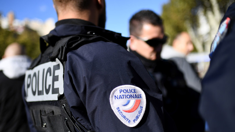 Un homme armé d'un couteau blesse trois personnes à Marseille