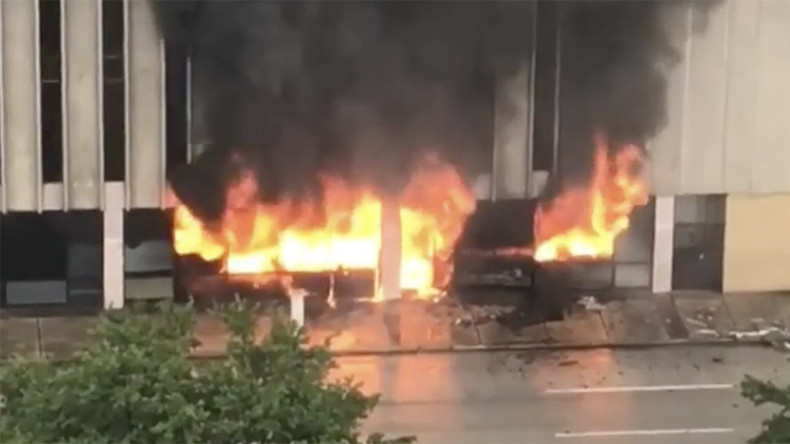 Importante explosion dans un immeuble à Houston dans le sillage de la tempête Harvey (IMAGES)