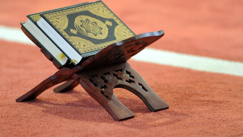 Un an après sa création, l'Islam de France de Chevènement est au point mort