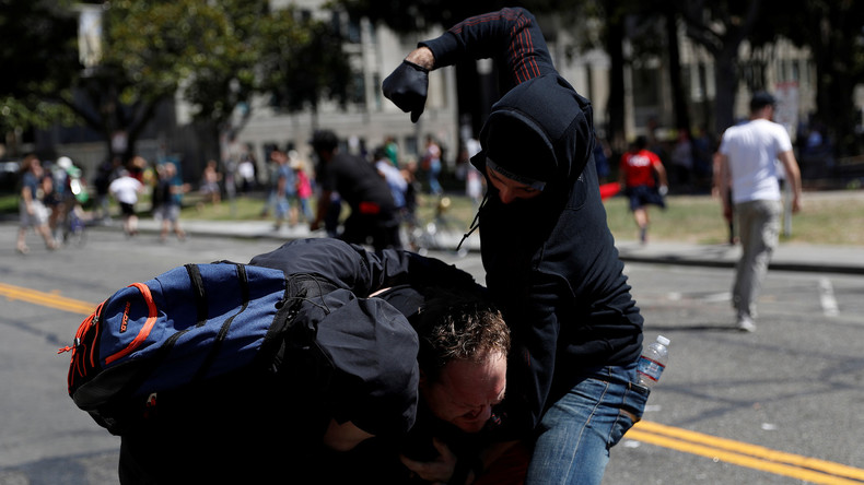 Le maire de Berkeley aux Etats-Unis demande que les antifas soient considérés comme des gangsters