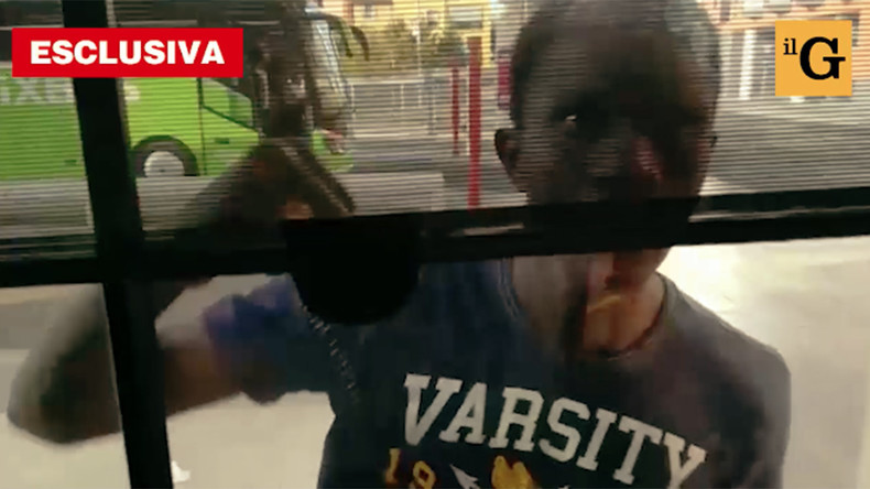 Italie : un chauffeur de bus assiégé et tabassé par des migrants, selon la presse (VIDEO CHOC)