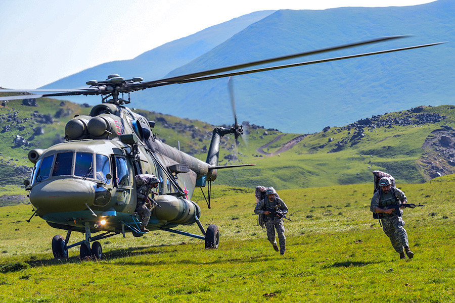 Biathlon de chars, tirs d'avions supersoniques... Les images des Jeux internationaux des armées