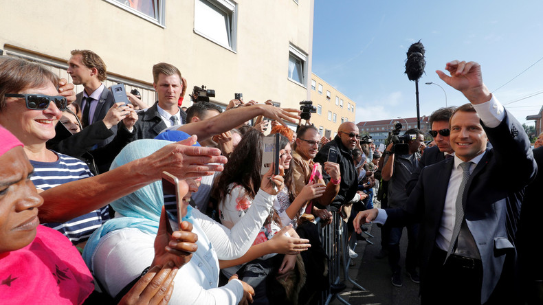 Accueil mitigé pour la rentrée des classes d'Emmanuel Macron à Forbach (VIDEO)