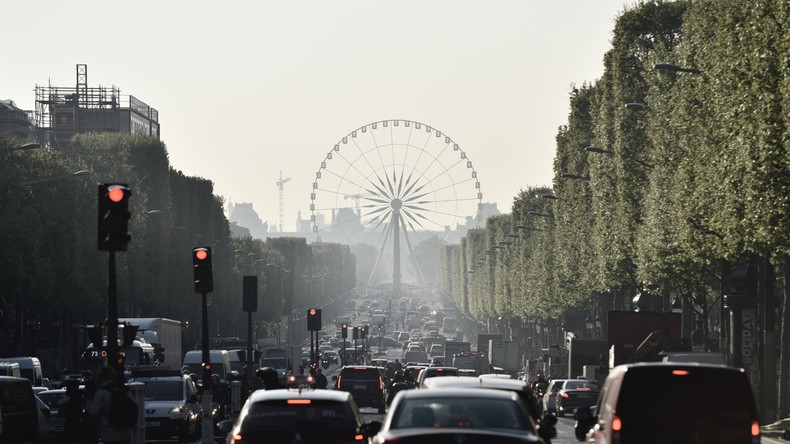 La circulation à Paris perturbée par des forains (IMAGES)