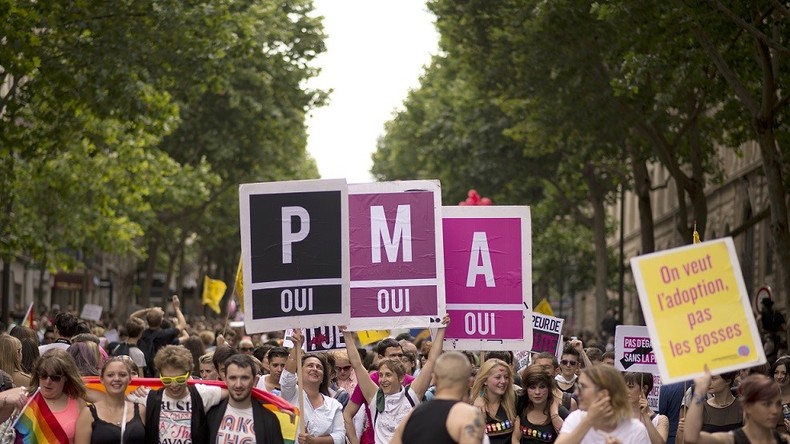 La PMA pour tous confirmée par Marlène Schiappa, les opposants envisagent de manifester