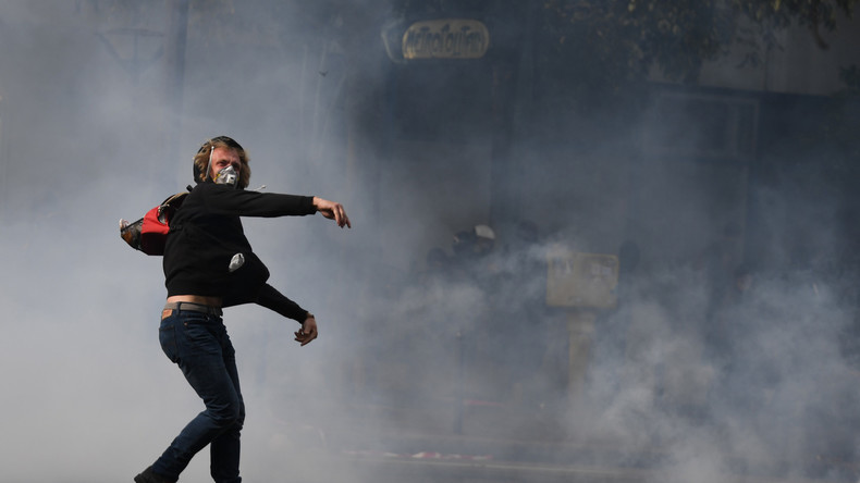 Flashball, projectiles : la manifestation anti-réforme du droit du travail dégénère à Paris (IMAGES)