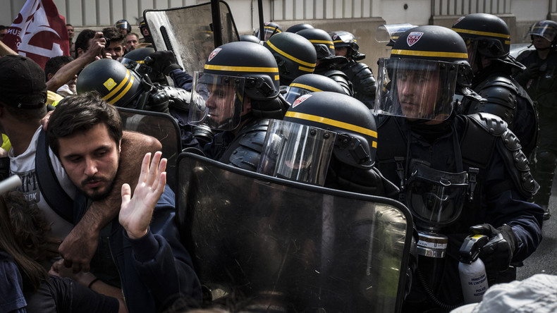 En sous-effectif, manquant de matériel : les CRS proches de l'implosion ?