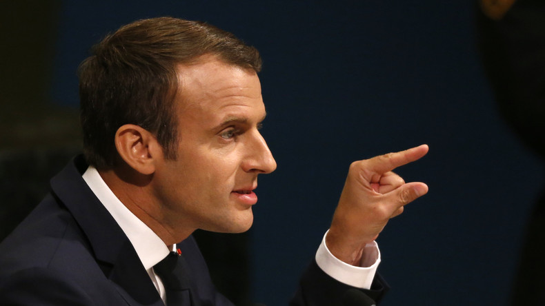 «Fainéants» : pourquoi Emmanuel Macron revient-il sur ses propos ?