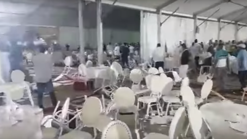 Jets de chaises et d'assiettes, insultes... Bagarre générale au congrès d'un parti marocain (VIDEO)