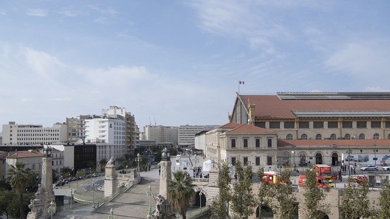 Attentat de Marseille : le débat sécuritaire relancé, le gouvernement défend son dispositif