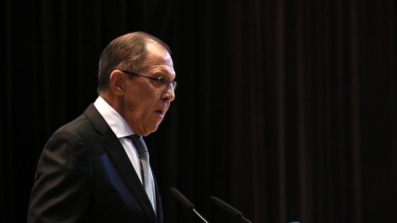 Lavrov : les Etats-Unis organisent des «provocations sanglantes» contre les forces russes en Syrie