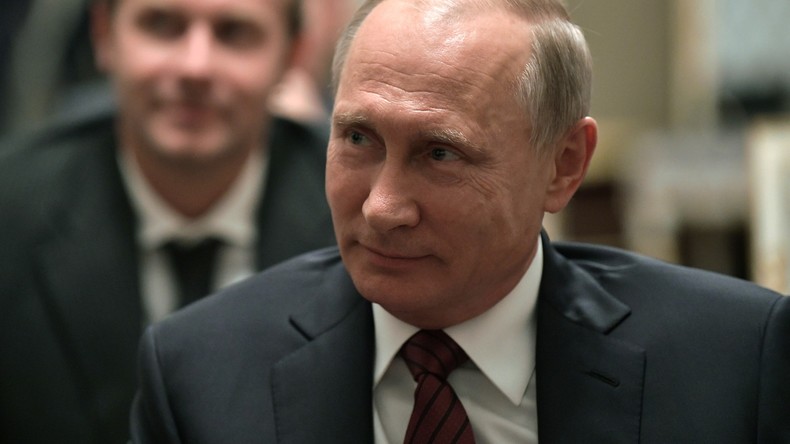 Vladimir Poutine n’a toujours pas décidé s’il participerait à la présidentielle en 2018