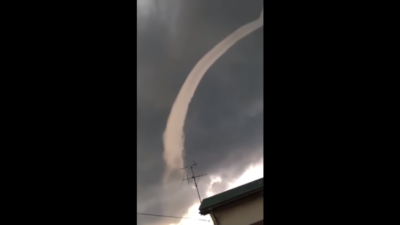 Un étrange nuage-serpent dans le ciel japonais fascine internet (VIDEO)