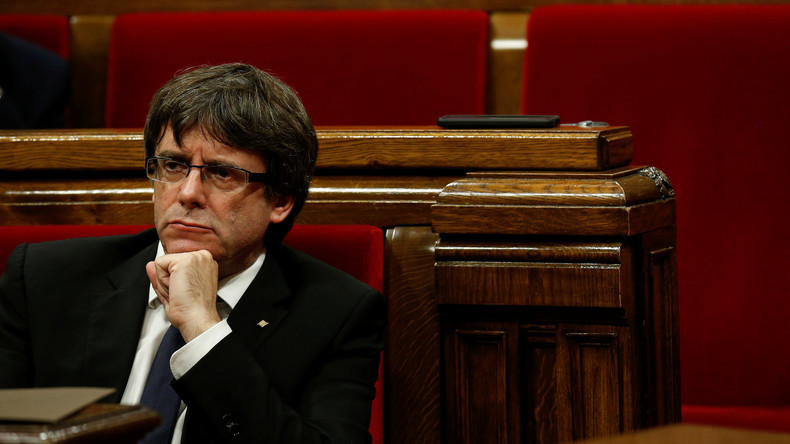Catalogne : Carles Puigdemont reste flou sur l'indépendance, Madrid exige une réponse claire