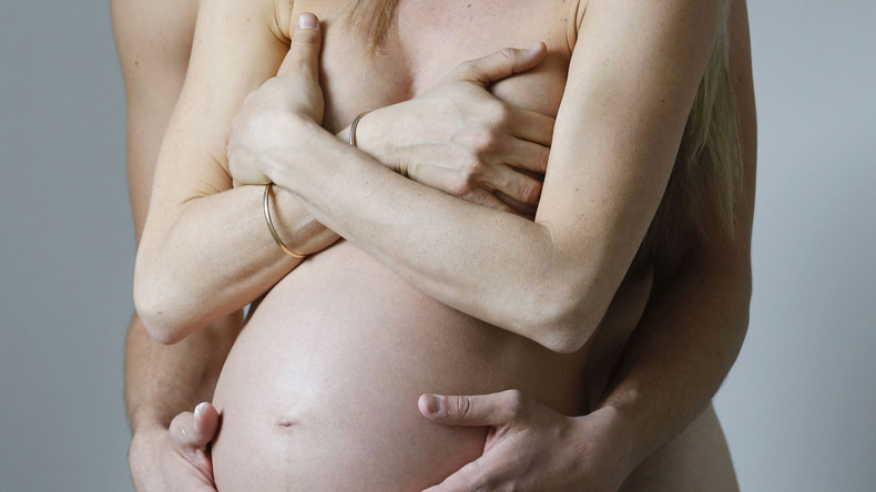 Le Royaume-Uni veut-il remplacer le terme «femmes enceintes» par celui de «personnes enceintes» ?