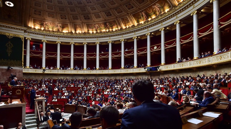 LREM fait bloc autour d’un député auteur présumé d’agression sexuelle