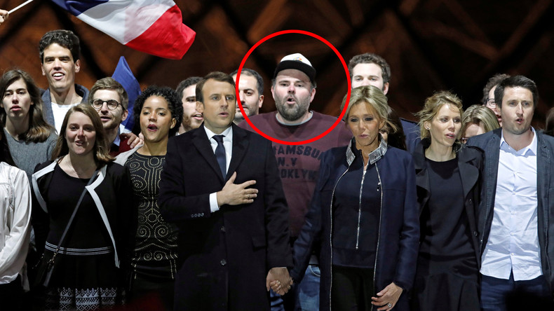 Assistant parlementaire, «l'homme à la casquette» du discours du Louvre accusé d'agression sexuelle