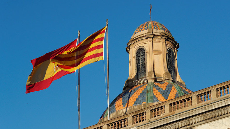 Puigdemont ne cherche pas l'asile en Belgique, Madrid bloque la déclaration d'indépendance catalane