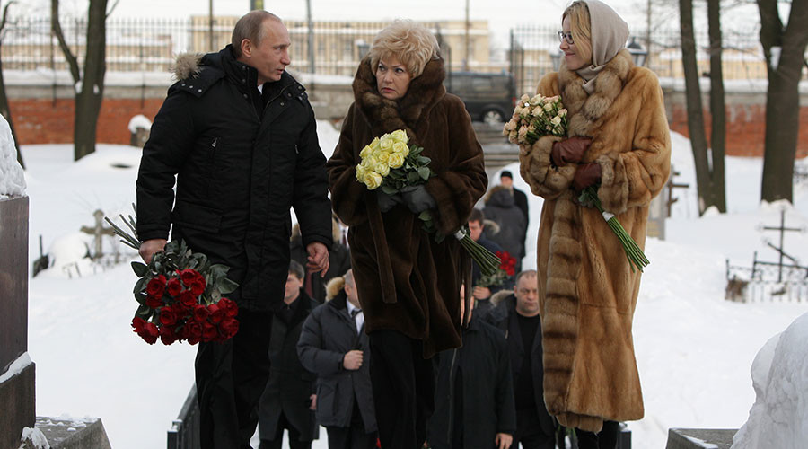 Fille glamour et soutien de Navalny, Ksenia Sobtchak est candidate à la présidentielle russe