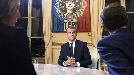 «Vous avez compris les pauvres ?» : les opposants battent en brèche l'interview de Macron