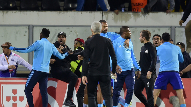 Après son high kick sur un supporter, Patrice Evra mis à pied avec effet immédiat