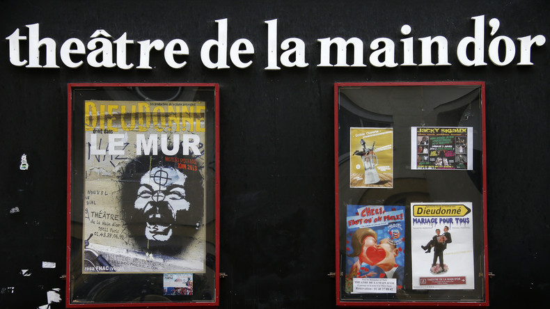 Dieudonné expulsé du théâtre de la Main d'Or et condamné à deux mois avec sursis