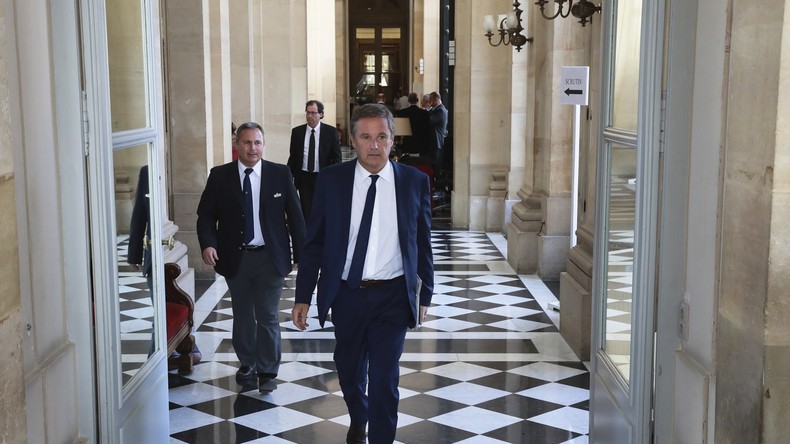 Wauquiez et Dupont-Aignan : rude concurrence à droite pour incarner le souverainisme
