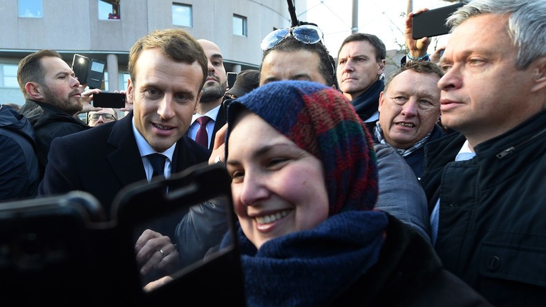 Quand le service d'ordre d'Emmanuel Macron repousse un journaliste aux questions qui «dérangent»