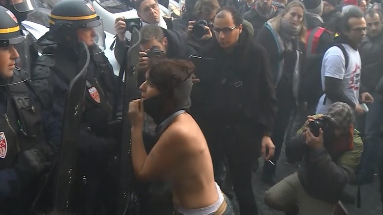 «Dire au président des riches ce qu'on pense» : 1 800 personnes à la «marche sur l'Elysée» (VIDEO)