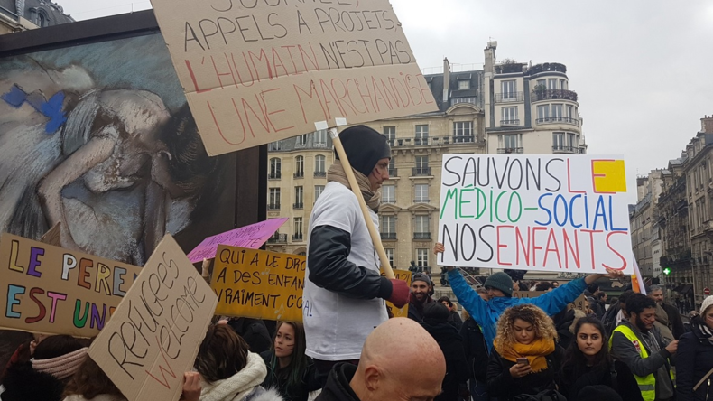 Grève et manifestation des travailleurs sociaux contre la loi Travail XXL (IMAGES)