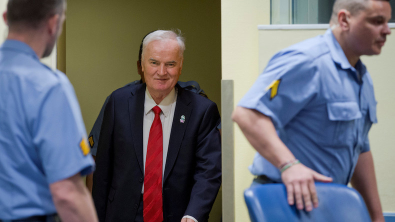 «C'est pas une cour de l'OTAN !» : condamné à perpétuité, Ratko Mladic dénonce le verdict du TPIY