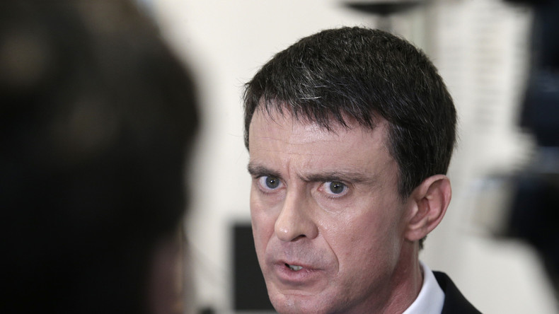 Pour Valls, il est «insupportable» que Dieudonné «puisse se produire» et ainsi «gagner de l'argent»